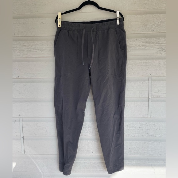 Like new! Lululemon pants - Picture 1 of 3